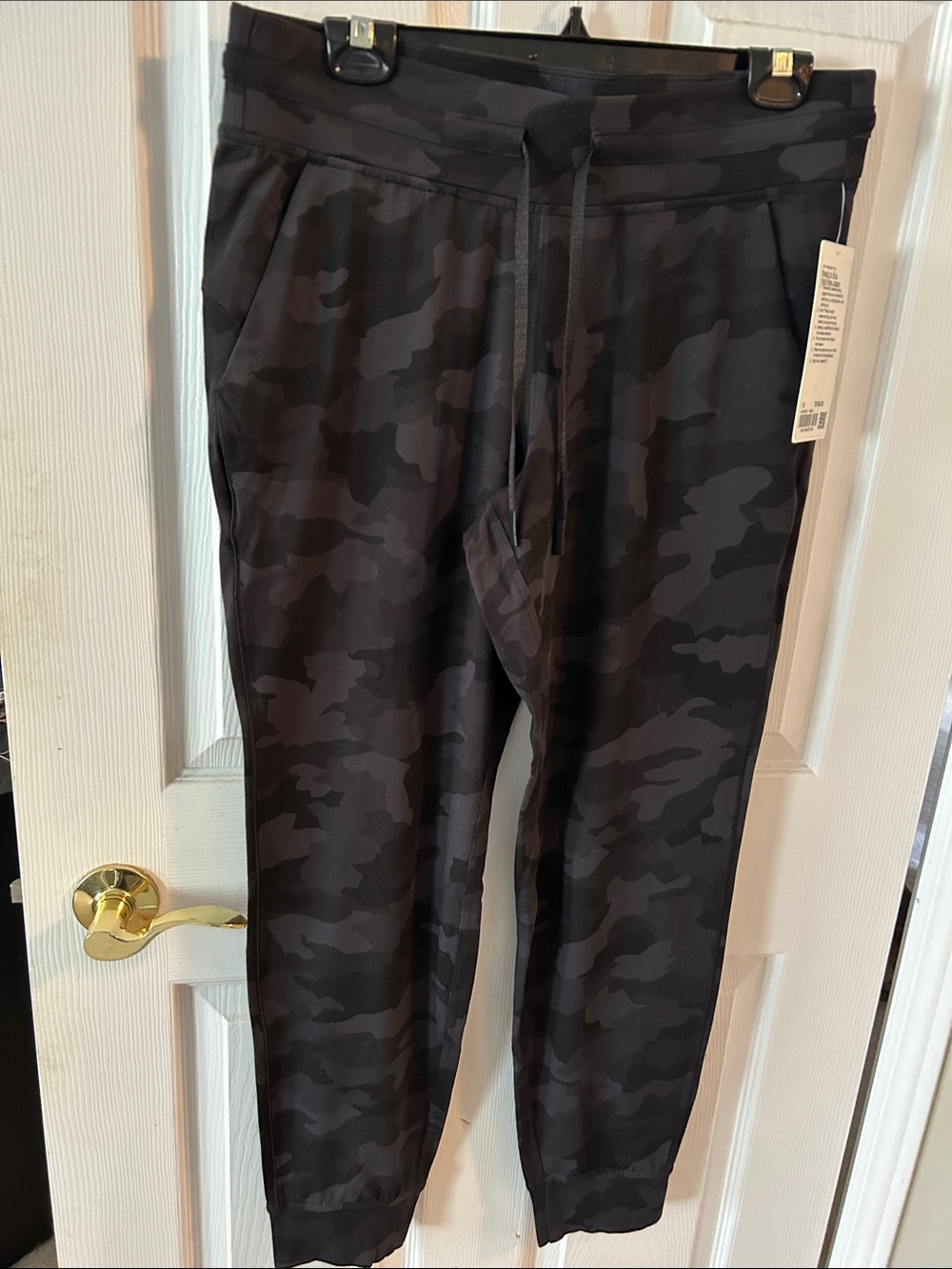 Lululemon black camo Jogger Pants
